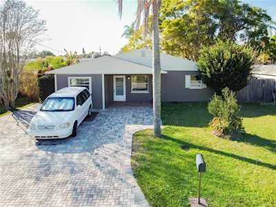 704 Edenville Ave Clearwater, FL 33764
