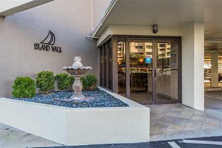 690 Island WAY #901 Clearwater, FL 33767