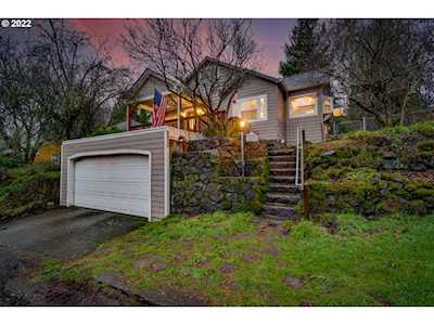 2525 SW Custer St Portland, OR 97219