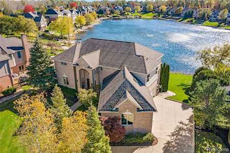 10748 Lighthouse Point Green Oak Twp, MI 48178