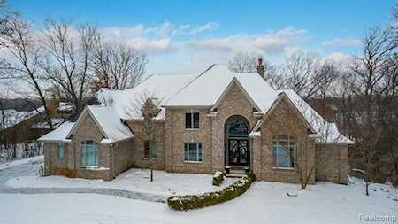 1400 Valley Crest Ct Milford Twp, MI 48381