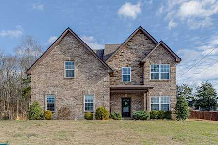 1216 Rivercrest Dr Murfreesboro, TN 37129