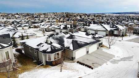 28 Elysian Crescent SW Calgary, AB T3H 0E7