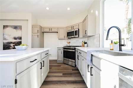 10648 Primrose Arbor Ave Las Vegas, NV 89144