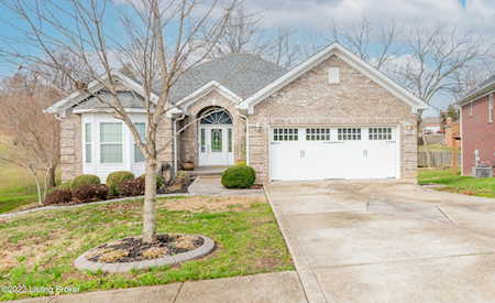 303 Deep Creek Dr Shepherdsville, KY 40165