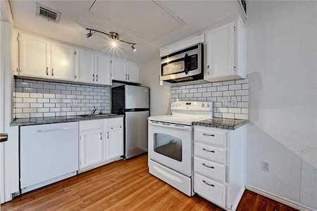 701 Nelray BLVD #4 Austin, TX 78751