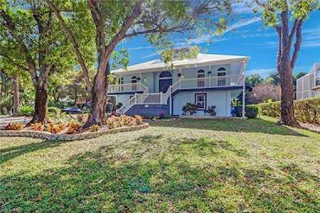 370 Burning Tree Dr Naples, FL 34105