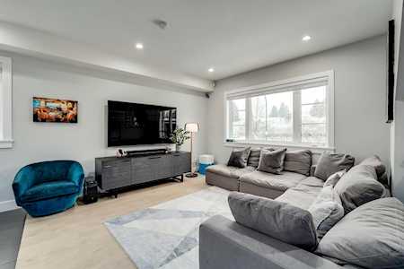 806 Gauthier Avenue #101 Coquitlam, BC V3K 1R9