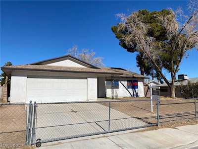 7304 Blizzard Ct Las Vegas, NV 89145