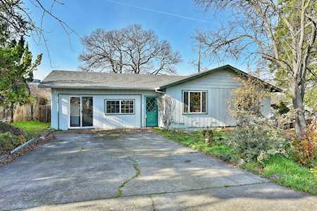 719 Oak Knoll Dr Ashland, OR 97520