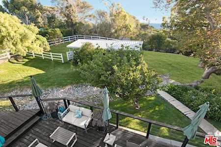30370 Morning View Dr Malibu, CA 90265