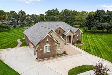 4411 Forster Ln Shelby Twp, MI 48316