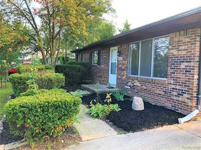 42351 Hystone St Canton Twp, MI 48187