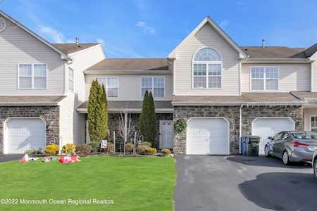 10 Thistledown St Tinton Falls, NJ 07753