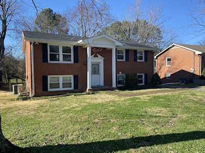 7964 Stallion Dr Nashville, TN 37221