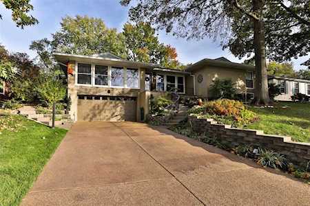 9034 Sky Crest Dr St Louis, MO 63126