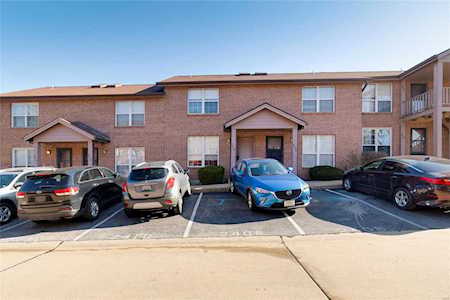 2408 Silkwood Dr St Louis, MO 63114