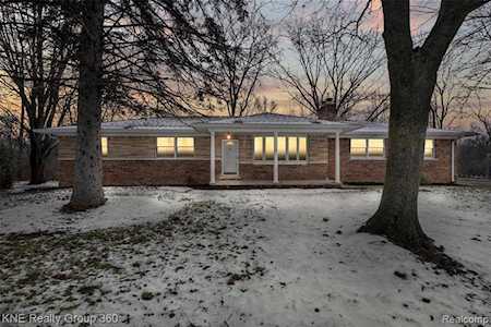 7617 Brookview Dr Genoa Twp, MI 48116
