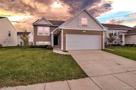 2780 W Fork River Dr Handy Twp, MI 48836