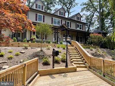 6723 Valley Brook Dr Falls Church, VA 22042