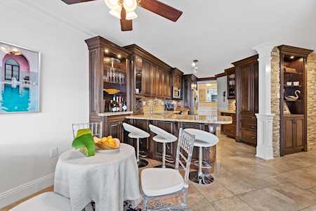 1235 Quayside Drive #701 New Westminster, BC V3M 6J5