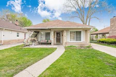7299 Mayburn St Dearborn Heights, MI 48127