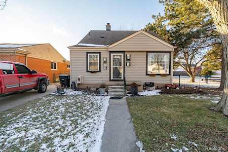 17754 Quarry St Riverview, MI 48193
