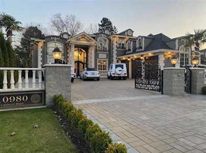 10980 Caithcart Road Richmond, BC V6X 1N2
