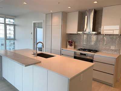 4670 Assembly Way #2208 Burnaby, BC V5H 0H3