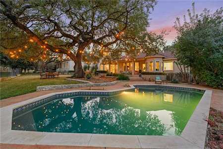 44 Tiburon DR The Hills, TX 78738