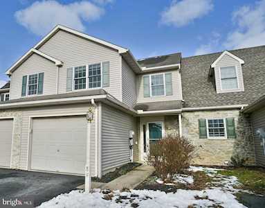 89 Pebble Creek Dr Lititz, PA 17543