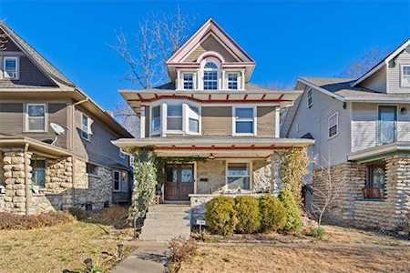 4227 Charlotte St Kansas City, MO 64110