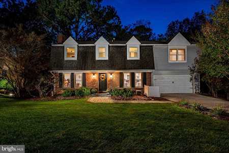 6106 Holly Tree Dr Alexandria, VA 22310