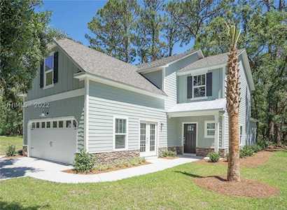 15 Woodland Ct Bluffton, SC 29910