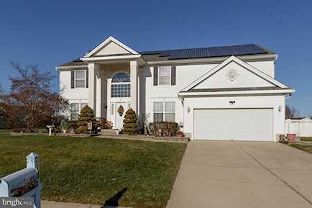14 Flagstone Dr Sicklerville, NJ 08081