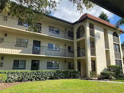 3077 Casa Del Sol CIRCLE #208 Clearwater, FL 33761
