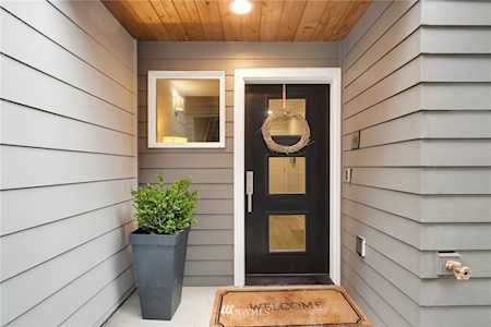 18242 73rd Ave NE #103 Kenmore, WA 98028