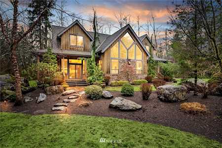 8003 Moon Valley Rd SE North Bend, WA 98045