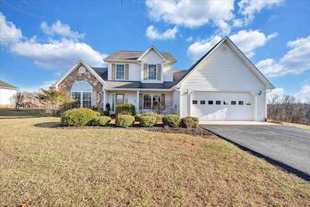 1210 Hunters Knoll Goodview, VA 24095