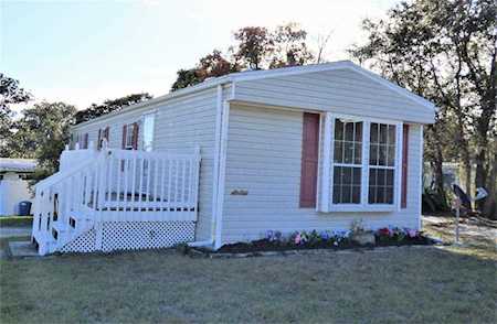 810 Saint Charles Dr Tarpon Springs, FL 34689