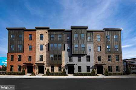 2261 Woodland Gap Terrace Herndon, VA 20171