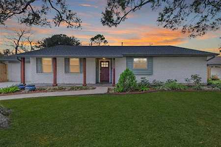 11126 Cedarhurst Dr Houston, TX 77096