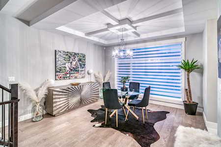 729 55 Ave SW Calgary, AB T2V 0G4