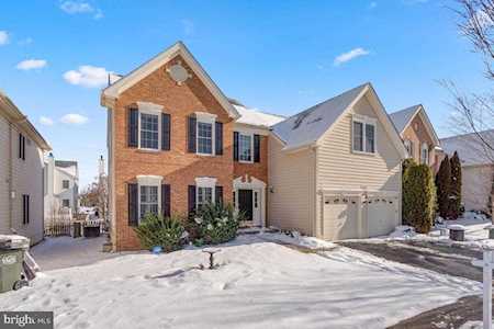 25924 Donovan Dr Chantilly, VA 20152