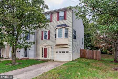 5501 Stroud Ct Centreville, VA 20120