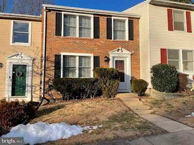 8134 Loving Forest Ct Springfield, VA 22153