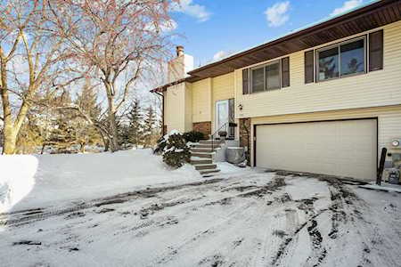 907 Heritage Court W Vadnais Heights, MN 55127