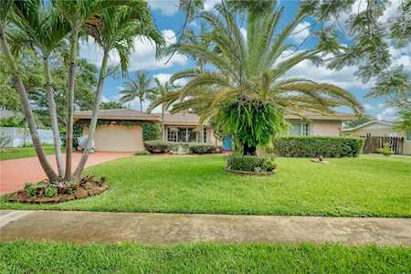 5681 SW 5th St Plantation, FL 33317