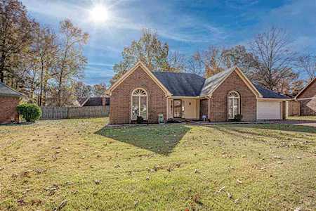 7383 Shire Oaks Cv Memphis, TN 38125