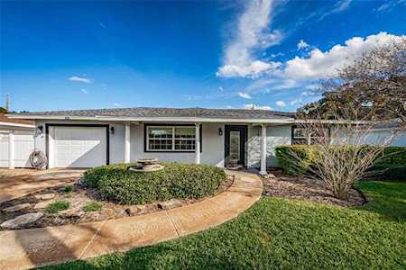 8925 111th St Seminole, FL 33772
